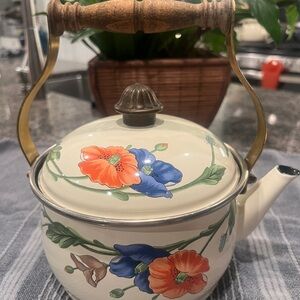 Villeroy & Boch Floral Teapot with Wooden Handle
